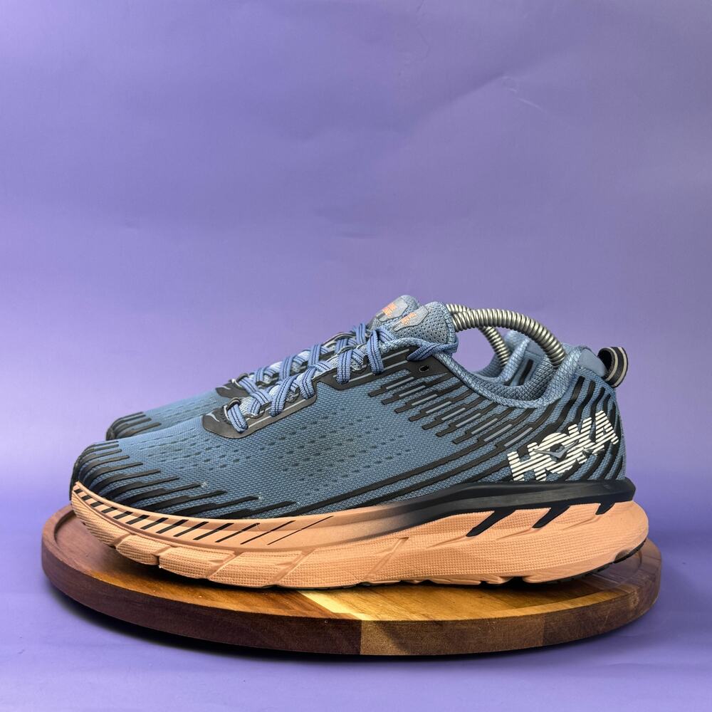 WOMENS HOKA ONE CLIFTON 5 SIZE 9